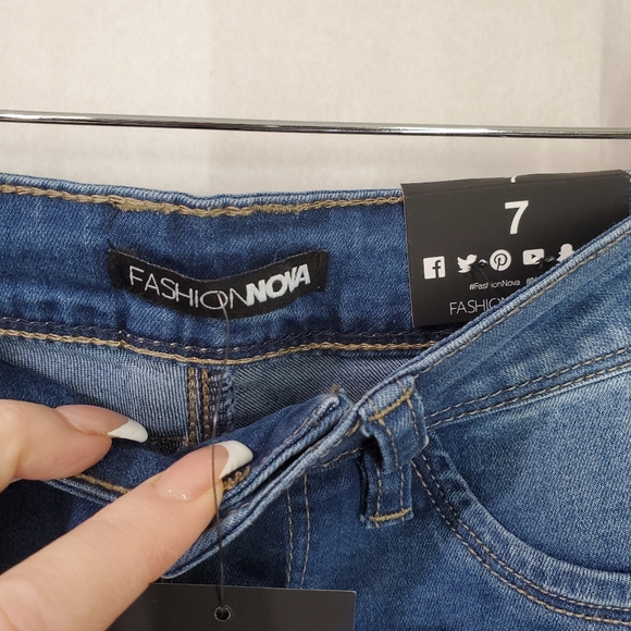 Fashion Nova Squat Like That Booty Lifting Jeans Medium Blue Wash Skinny Size 7 - Picture 5 of 13
